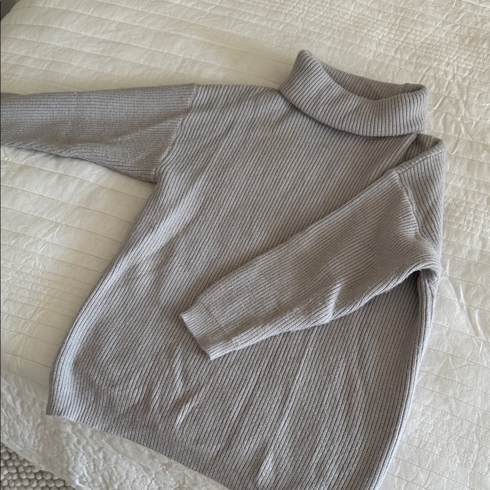 Goodnight Macaroon Gray Turtleneck Sweater - Small